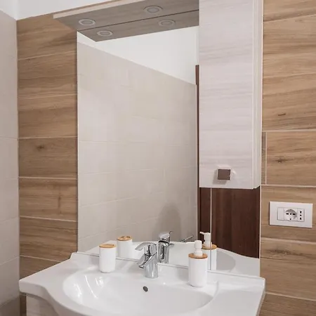 Camelia House Apartment *